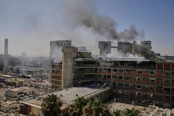Iran Threatens Revenge for Trump's Airstrike; Analyst Guo Zhengliang Discusses Three Major Strategies