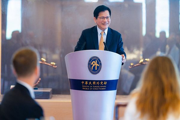 Taiwan and Poland Strengthen Economic Ties, Blueberries and Tropical Fruits Set to Enter European Market