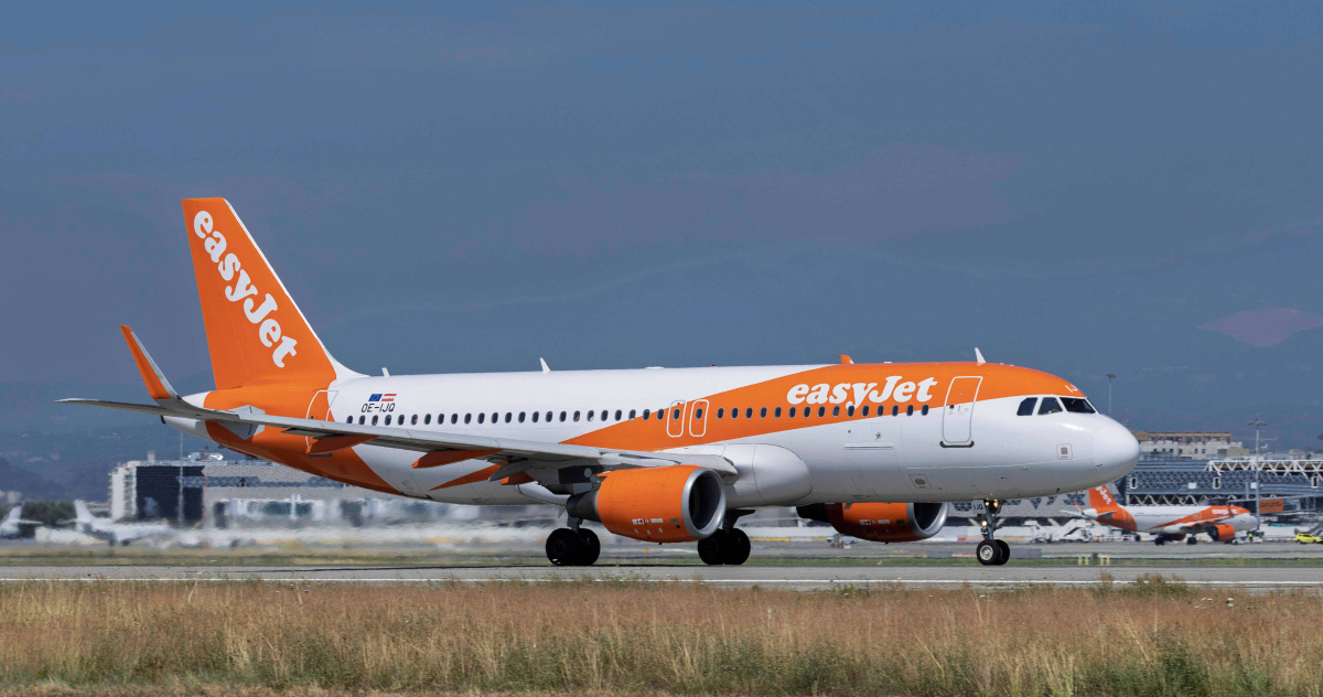 British Passenger's Shocking Behavior! EasyJet Flight Makes Emergency Landing Due to Urination Incident