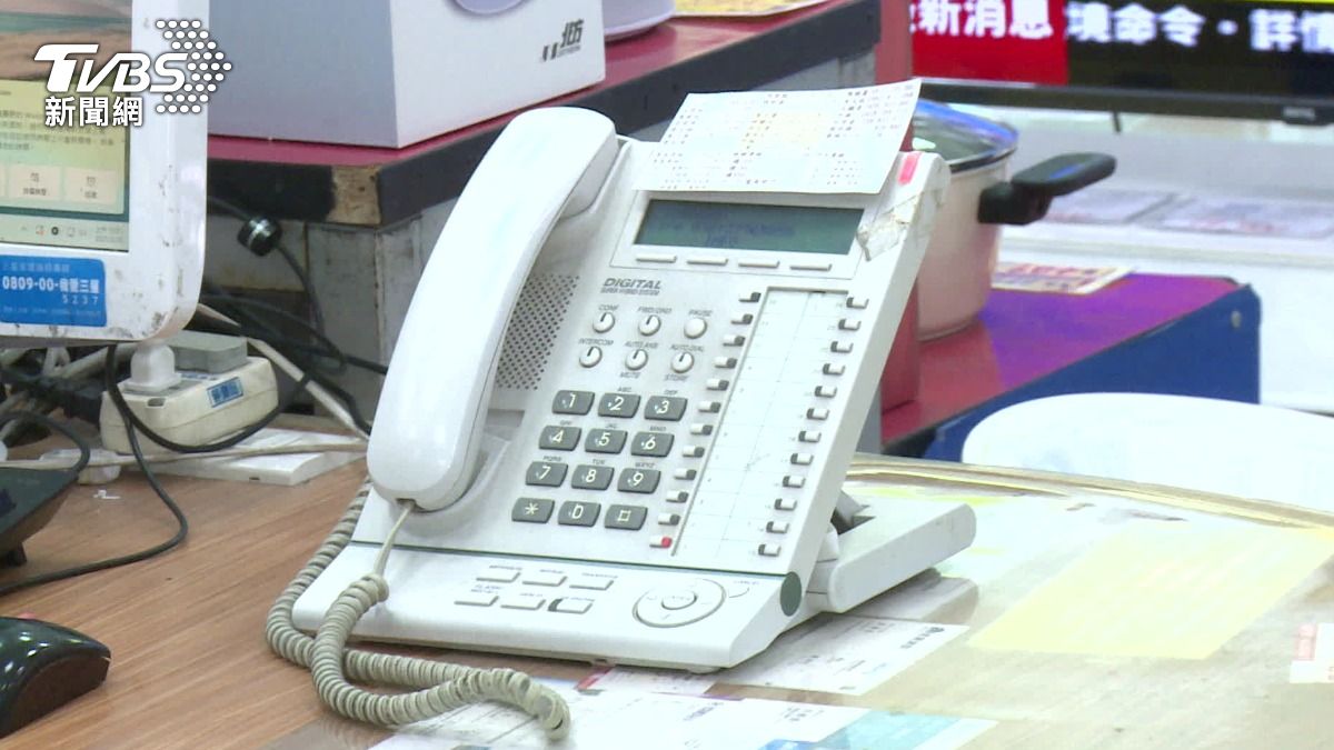 「市內電話」無需插電也能使用！網友驚訝：現在才發現