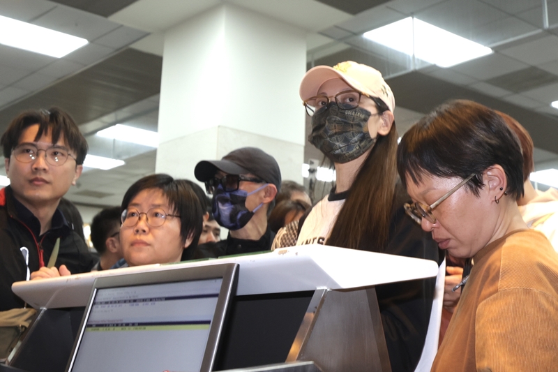 改寫後的標題：【今日焦點】「亞亞」將於今晚出境 期待回台出庭／連續七年肇事熱點第一 北市府決定拆除／獎號公布！全家47元購咖啡中千萬元獎金