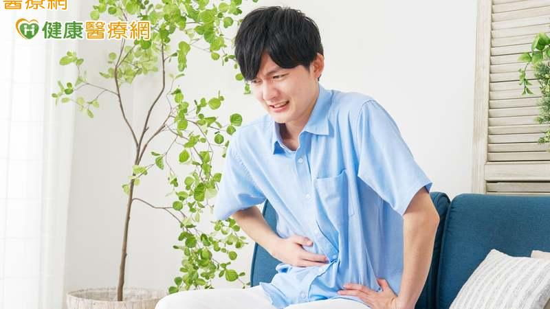 腹瀉讓你不敢進食，擔心「越吃越拉」？運動飲料能補充電解質嗎？醫生揭示五大迷思真相