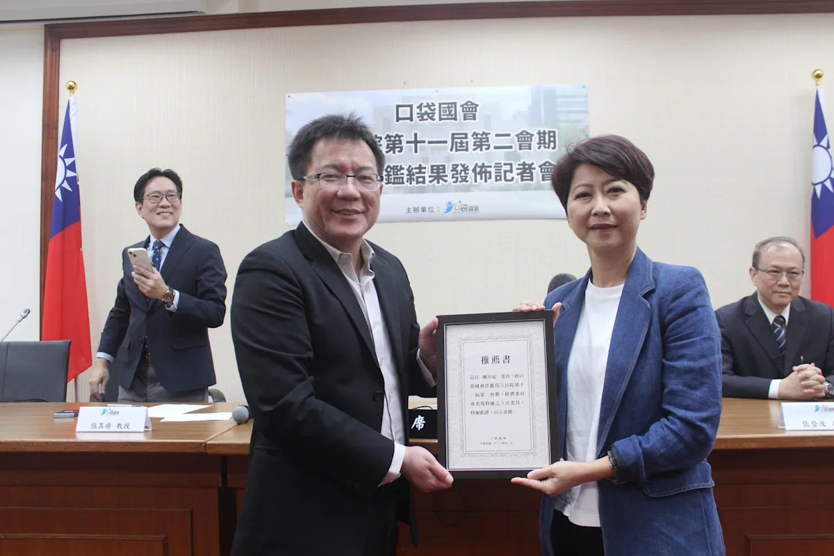 陳亭妃呼籲政府：勿將電價作為政治犧牲品，口袋國會肯定問政表現