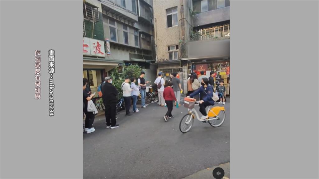 台灣威士忌與高粱熱潮席捲韓國 觀光客齊聚台北永康商圈酒品專賣店